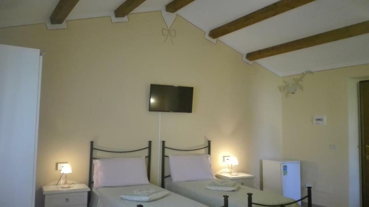 Telti Agriturismo Monte Pino מראה חיצוני תמונה
